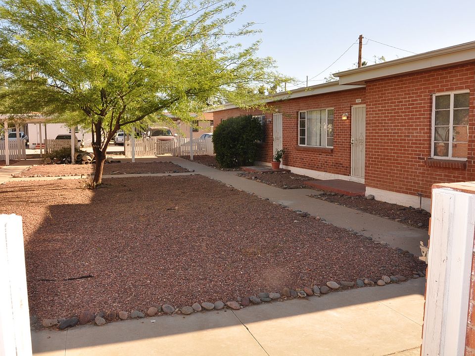 Court Yard-Parking in background