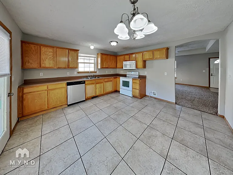 1143 S Brown Ave — Photo 5