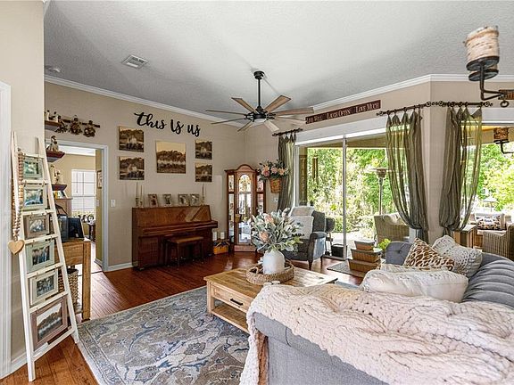 5th image of 2616 SW 18TH AVENUE NE