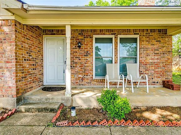 3rd image of 2605 Blue Quail Dr