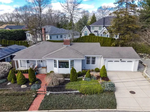 12 Coldbrook Ct, Cranston, RI 02920