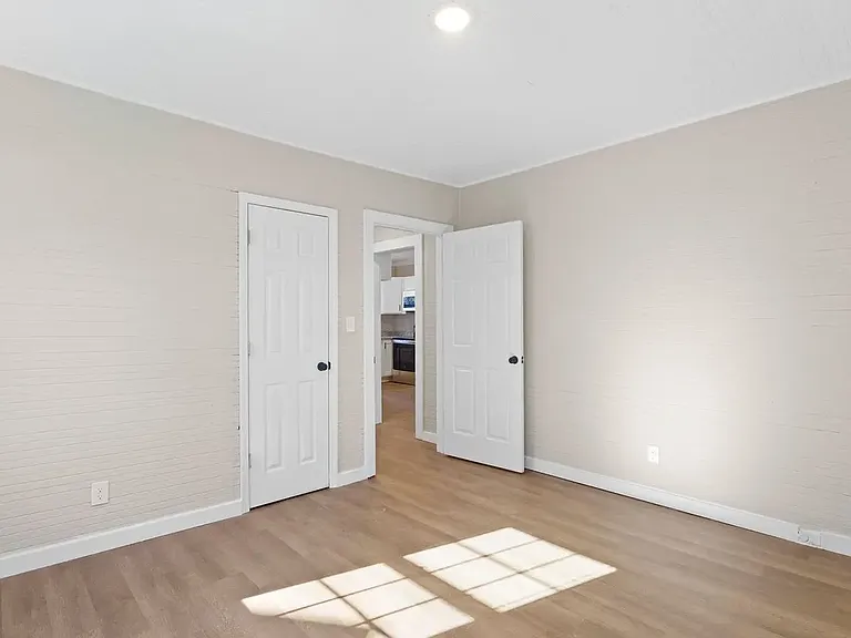 1111 Queen Ann St — Photo 16
