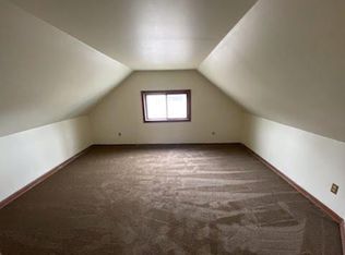 1709 Maple St, South Milwaukee, WI 53172