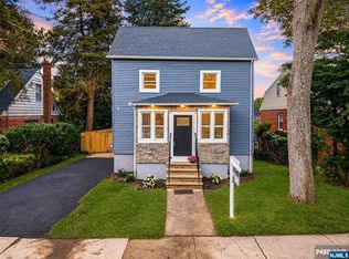 152 Washington Pl, Teaneck, NJ 07666