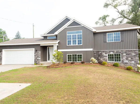 3103 52nd St SE, Kentwood, MI 49512