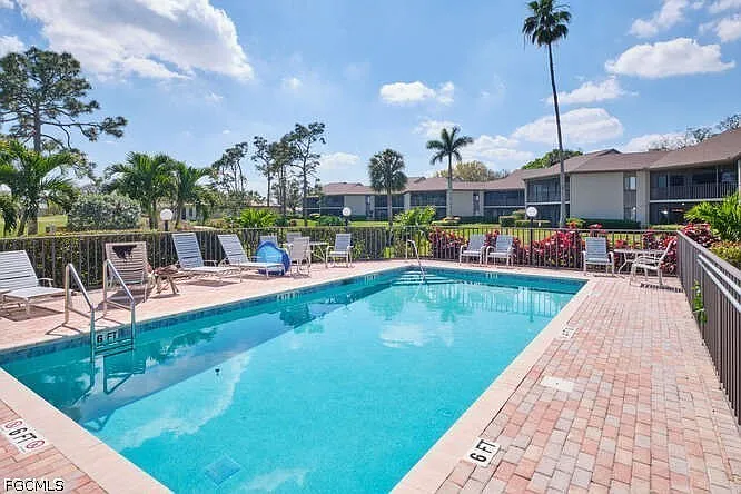 2 bed, 2.0 bath, 1110 sqft, $7,400 — Photo 3