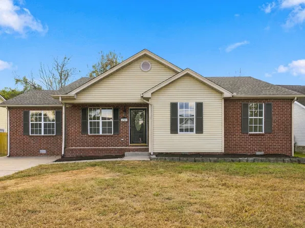 1940 Waterford Dr, Old Hickory, TN 37138