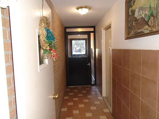 Rented by 18 REALTY | media 41
