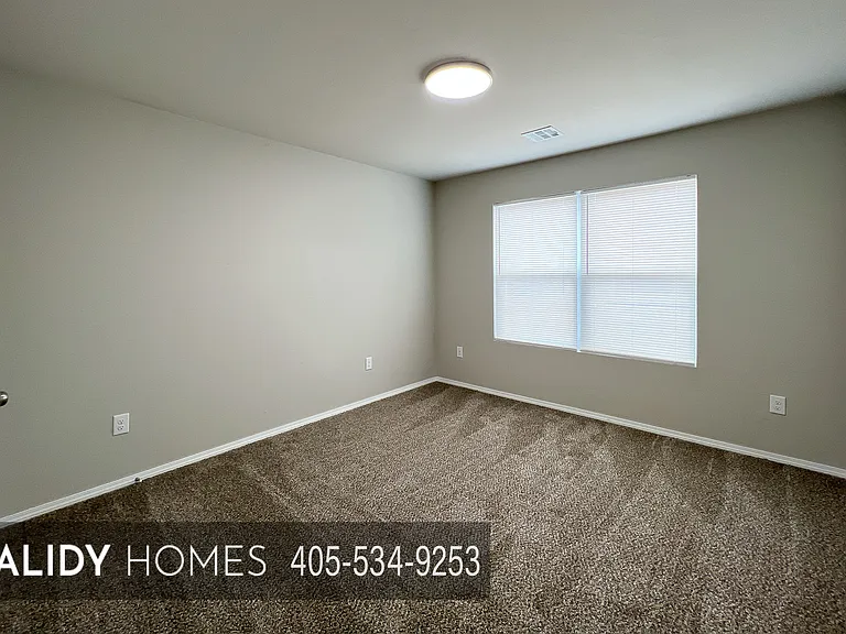 4301 Driftwood Dr — Photo 14
