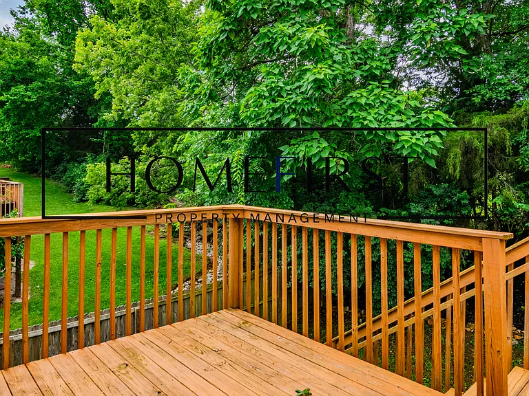 112 Newport Ln — Photo 39