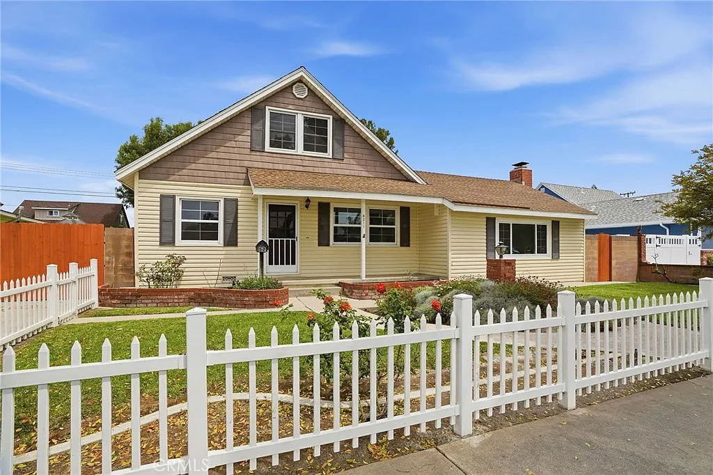 Building Photo - 6211 Chickasaw Dr