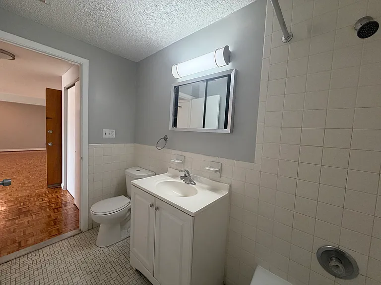 138 Store Ave #2P — Photo 11