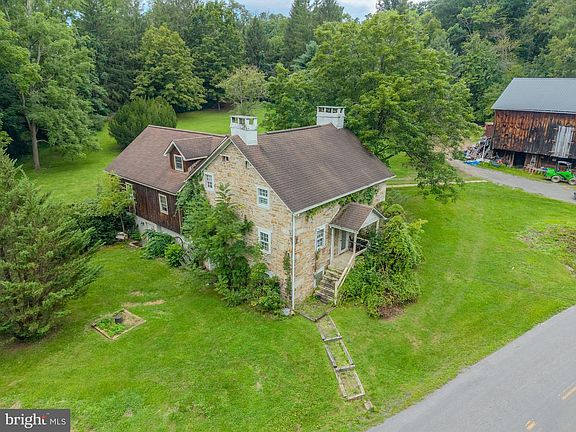 2nd image of 4596 Arch Rock Rd