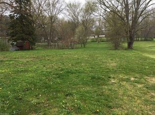 2081 Oakes Dr, Akron, OH 44312