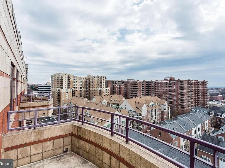 2400 Clarendon Blvd #Penthouse 11 — Photo 11