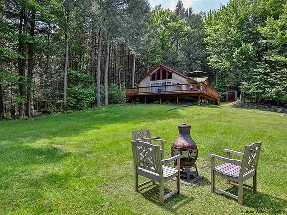 3rd image of 34 Gayle Ct