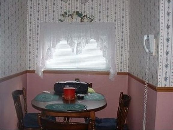 5th image of 3218 Garbett St