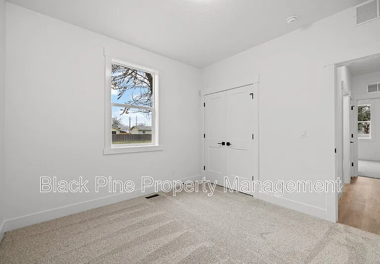 4642 N Maple Grove Rd — Photo 31