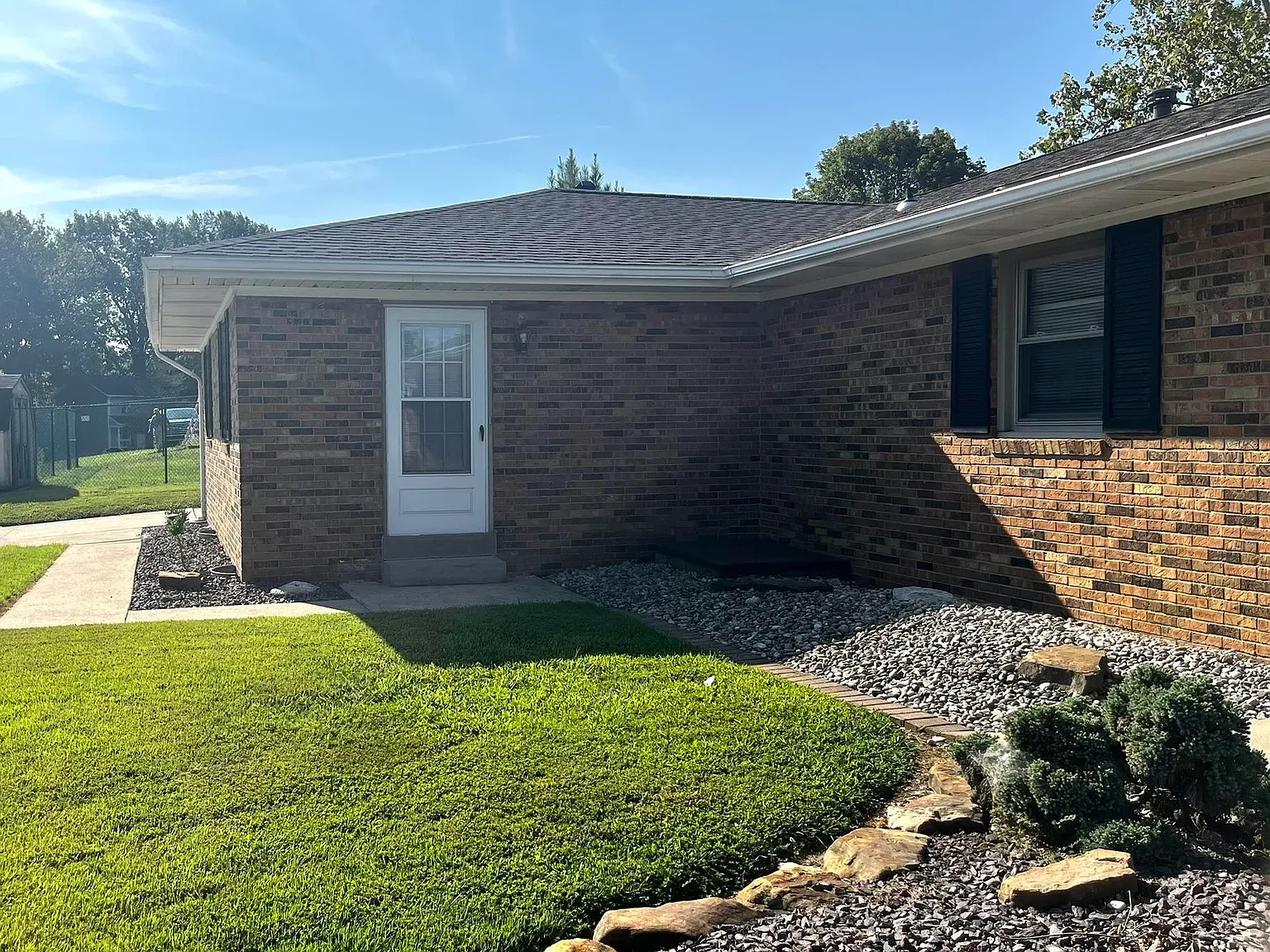 3 bed, 1.5 bath, 1188 sqft, $1,400 — Photo 3