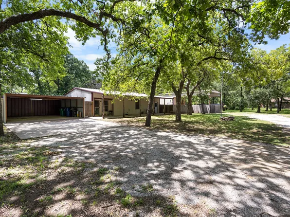 108 Boca Vista Ct, Chico, TX 76431