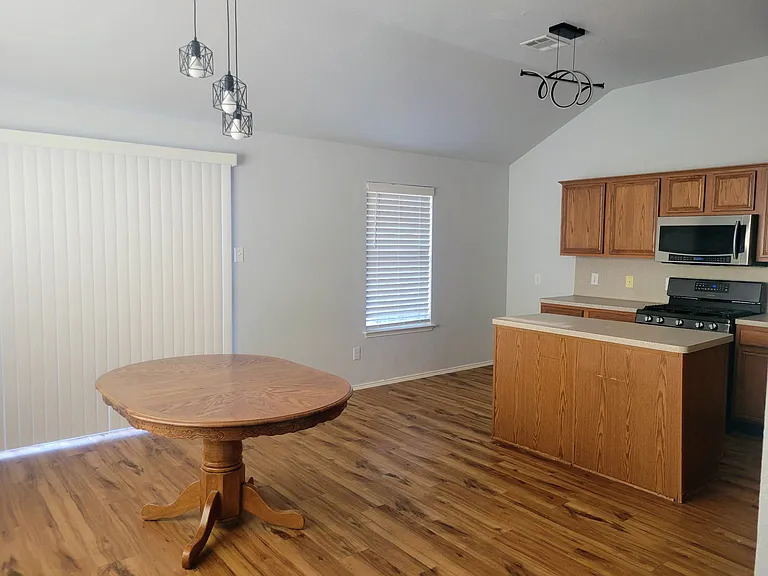 9105 Warren Dr — Photo 8