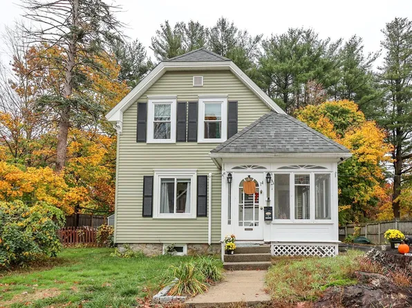 14 Pleasant St, Derry, NH 03038