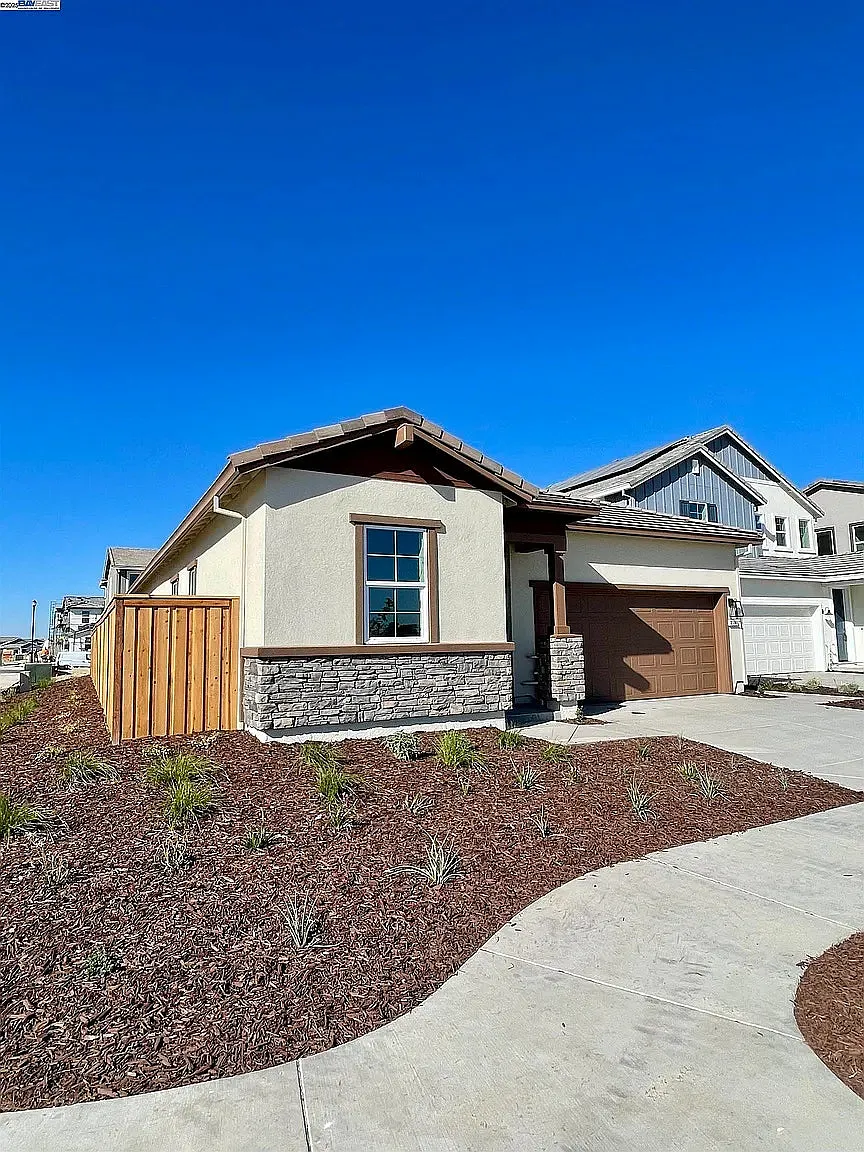 2161 Gentle Rain Drive — Photo 2