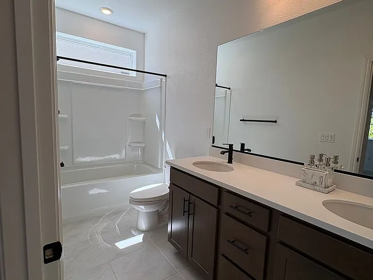204 Wooley Creek Way — Photo 11