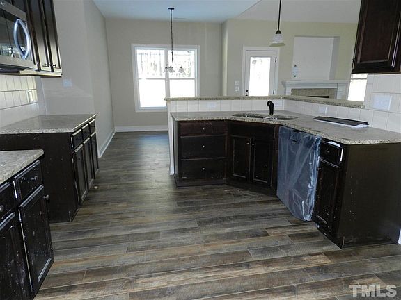 4th image of 219 Kyndallee Ln