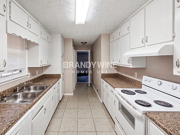 5th image of 235 Winston Dr