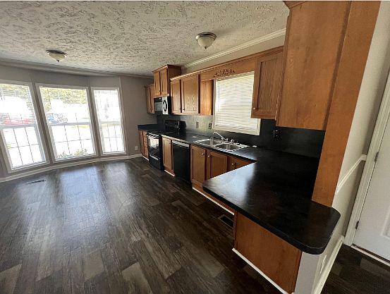 2nd image of 138 Redwood Dr