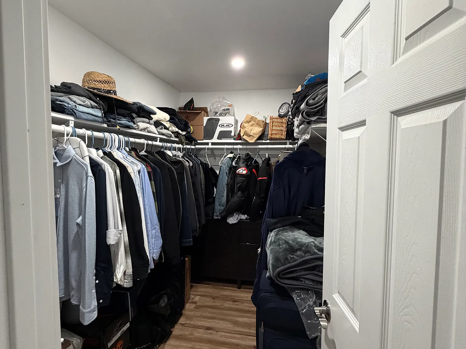 1 bed, 588 sqft, $2,400 — Photo 4