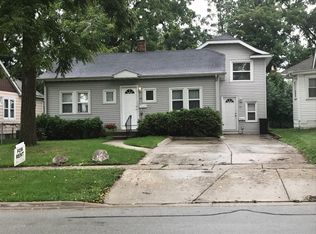 150 N West St APT B, Crown Pt, IN 46307