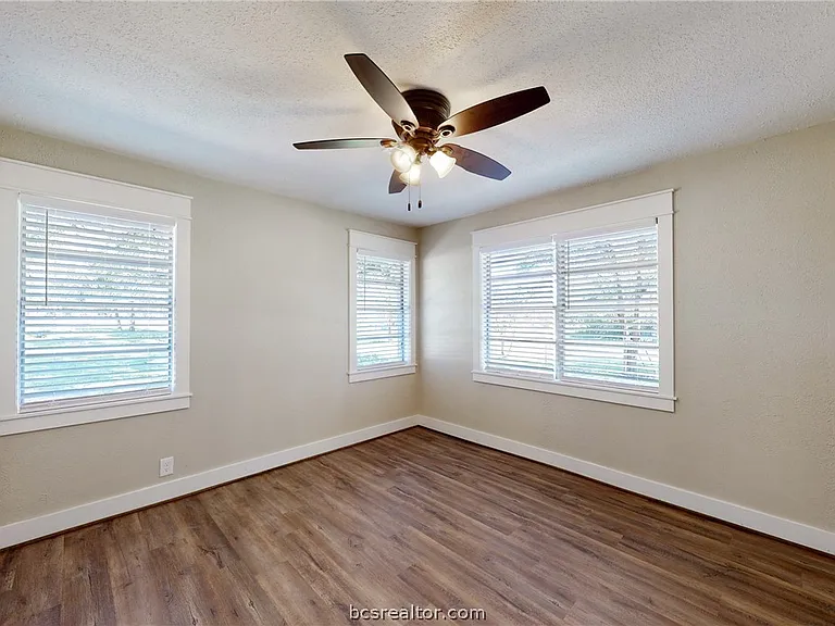 22299 FM 39 — Photo 22