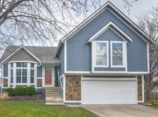 8015 W 149th Ter, Overland Park, KS 66223