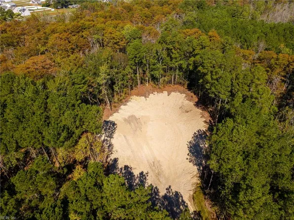 2 E Ridge Rd, Moyock, NC 27958