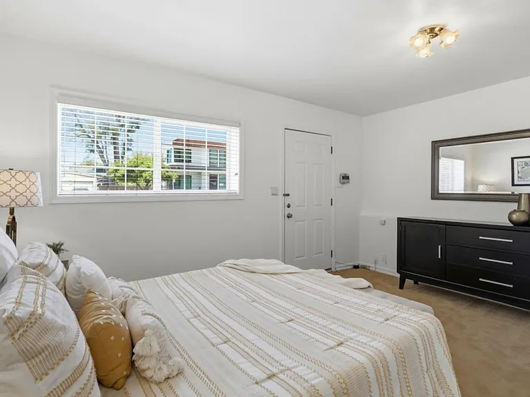 421 Burgoyne St — Photo 19