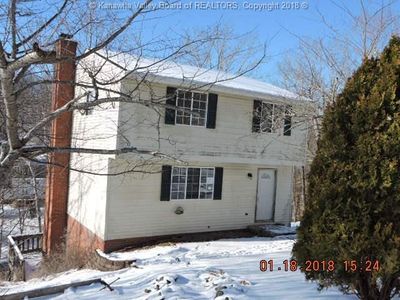 5010 Howards Fork Dr, Cross Lanes, WV, 25313