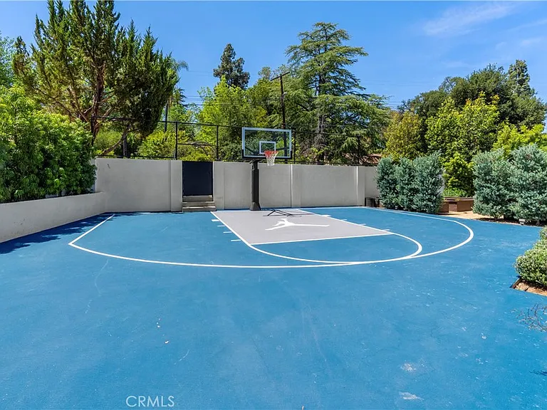 5050 Arundel Dr — Photo 32