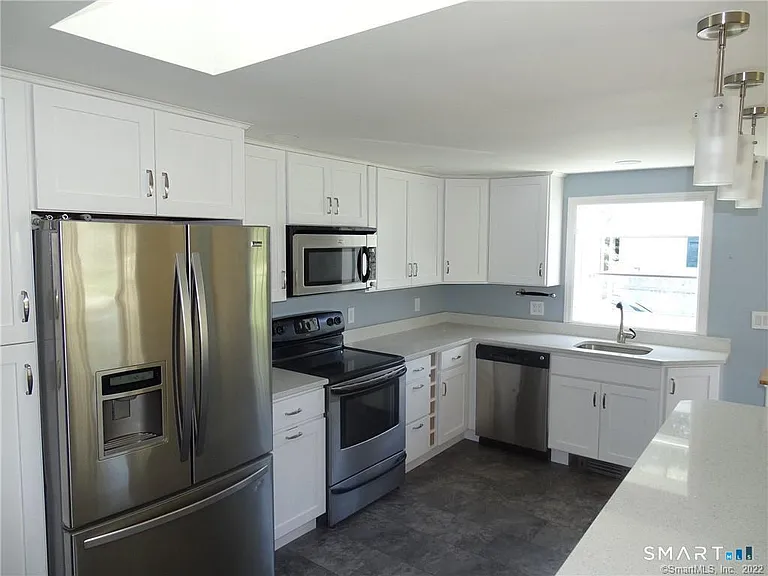 15 Bayshore Dr — Photo 7