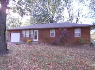 321 Ridge Dr, Lawson, MO 64062