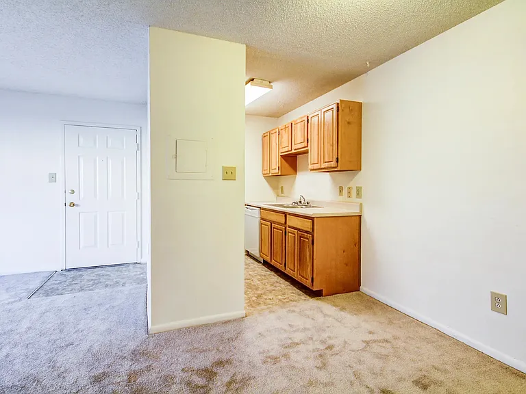 Berkshire Apartments — Photo 16