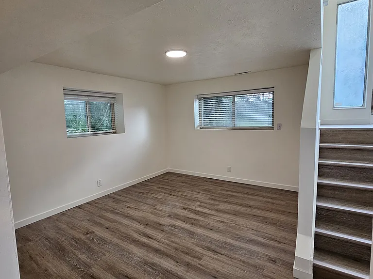 926 E Fairclough Dr S — Photo 7