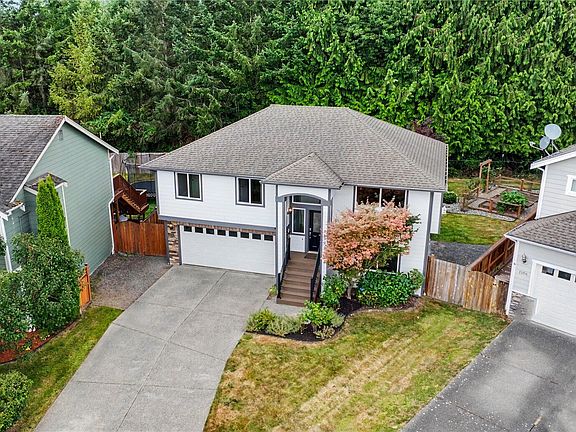 2nd image of 1100 Grant Place