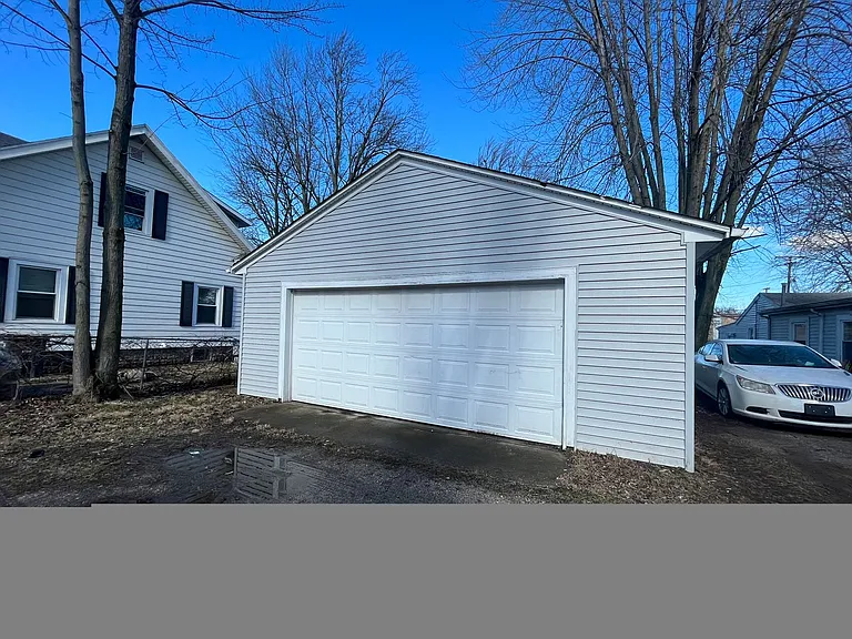 1236 Scott Ave — Photo 12