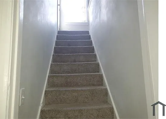 3 bed, 994 sqft, $1,300 — Photo 3