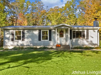 8673 Loveless Dr, Howard City, MI, 49329