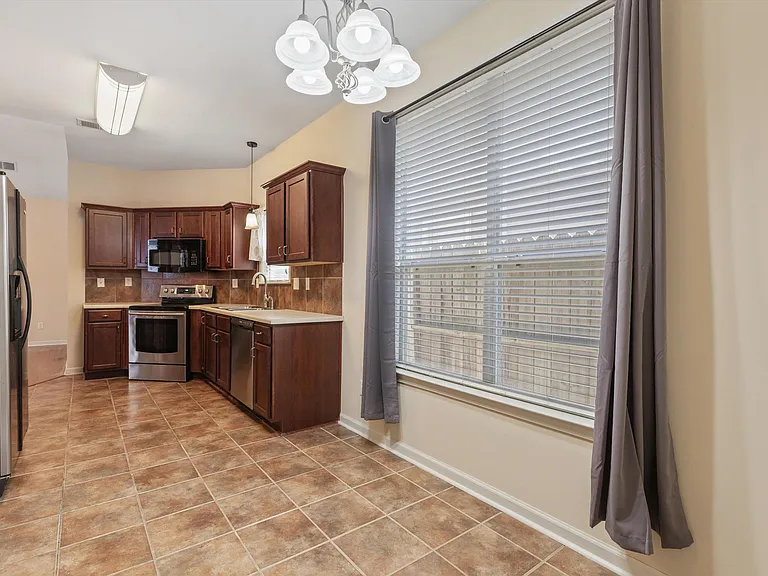 1425 Island Town Dr — Photo 13