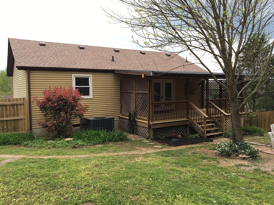 2nd image of 633 Hidden Hill Dr