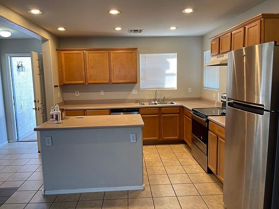 3rd image of 2705 S Southwind Dr